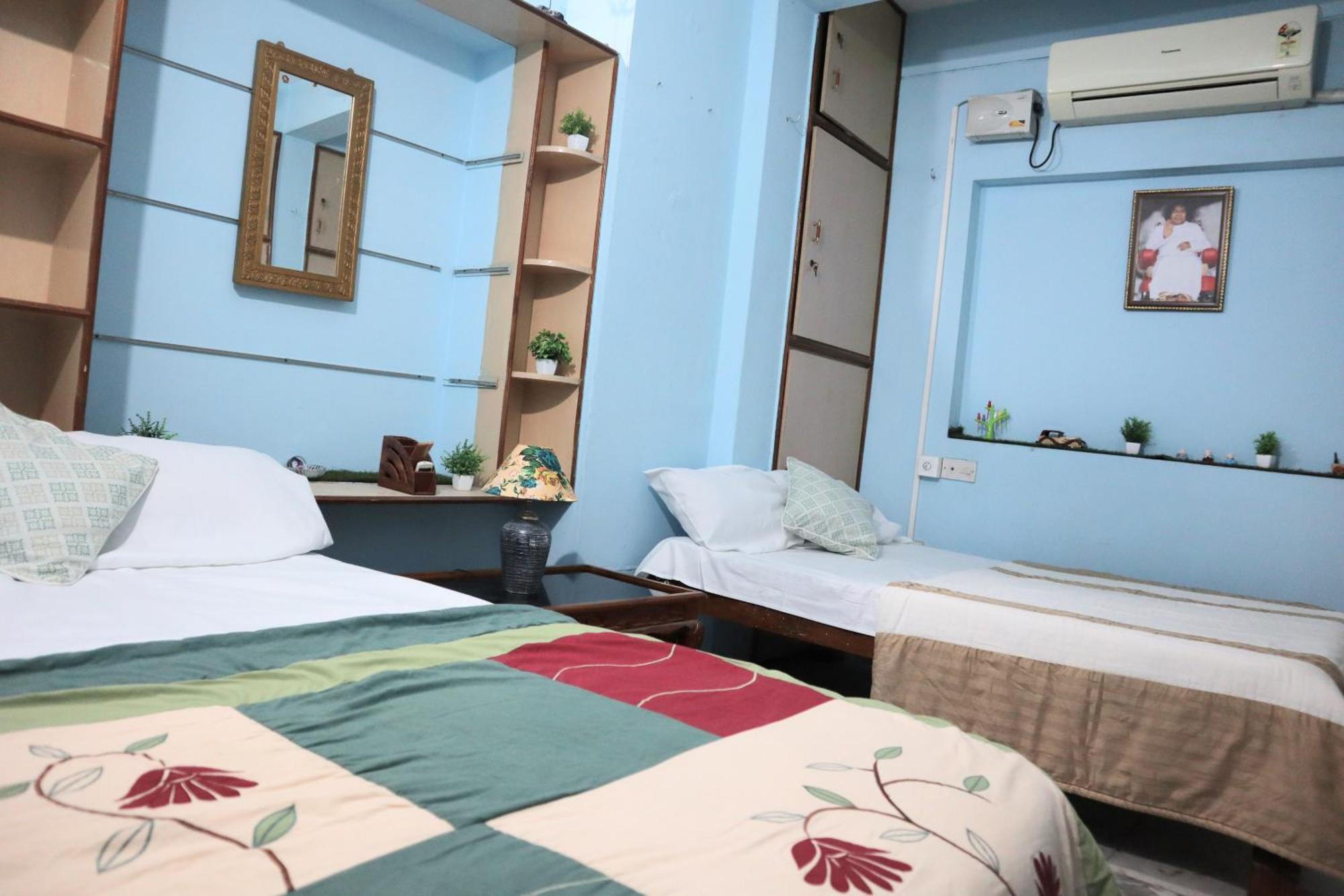 Good Vibes Home Stay Puttaparthi Bagian luar foto